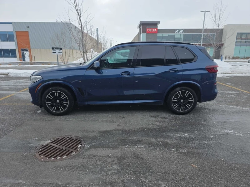 BMW X5 * M50i * CARFAX * БЕЗ ПЪРВОНАЧАЛНА ВНОСКА, снимка 2 - Автомобили и джипове - 52950853