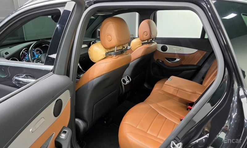 Mercedes-Benz GLC 300, снимка 11 - Автомобили и джипове - 53285095