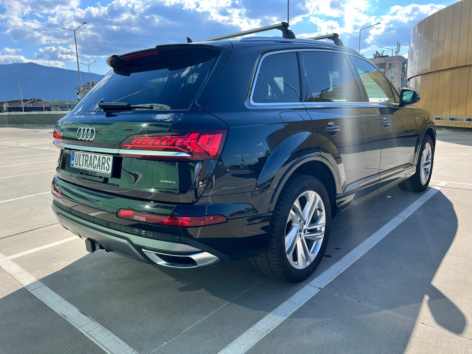 Audi Q7 55 TFSI S-Line Quattro - изображение 6