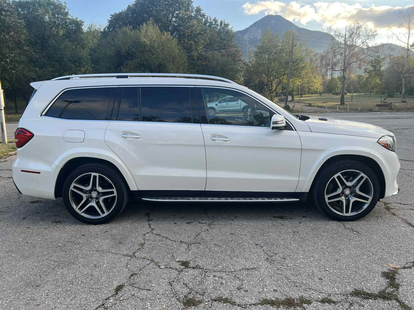 Mercedes-Benz GLS 500 Mercedes-Benz GLS 500 AMG* PACK* ПОДГРЕВ* ОБДУХВАН - изображение 2