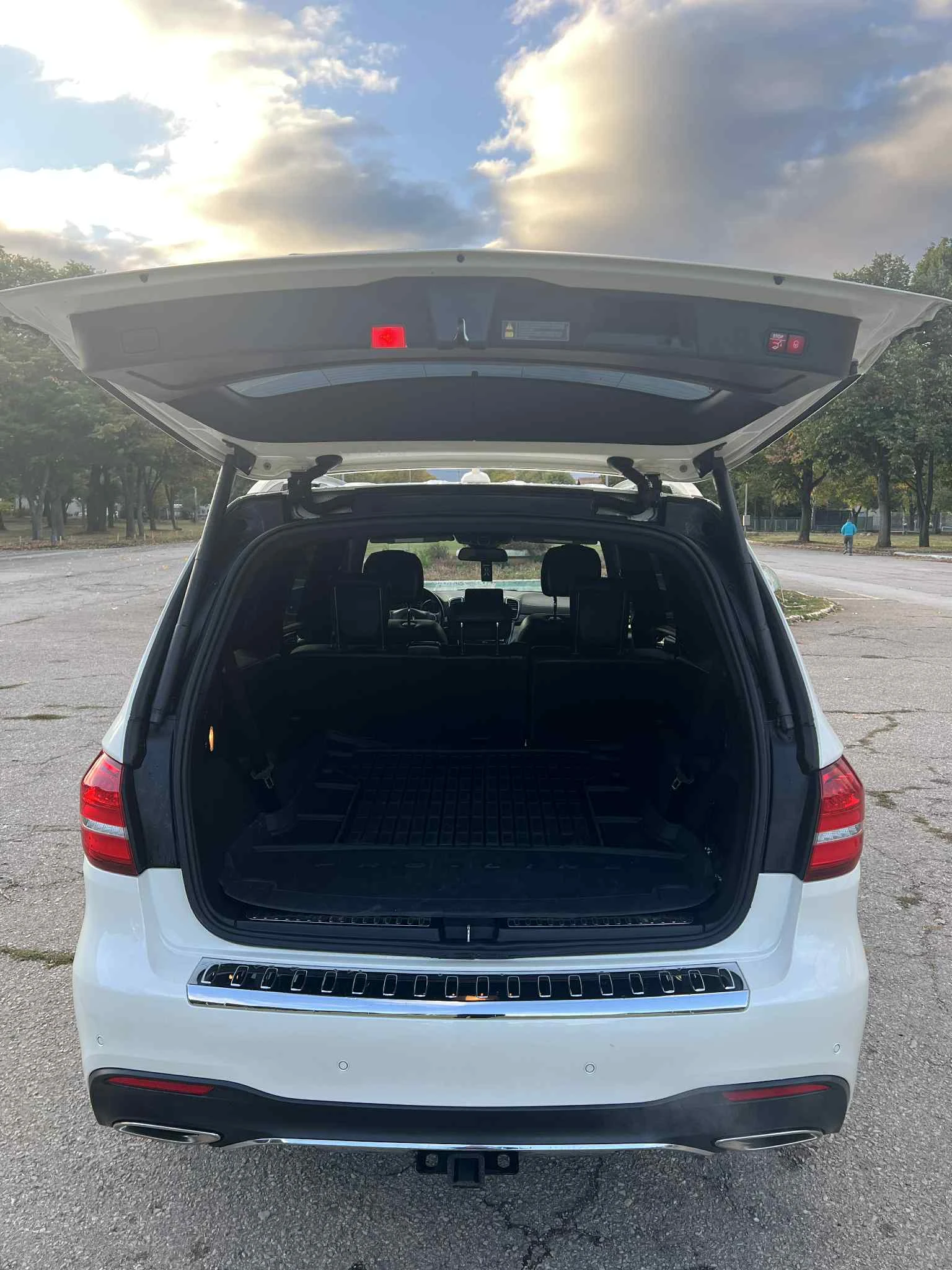 Mercedes-Benz GLS 500 Mercedes-Benz GLS 500 AMG* PACK* ПОДГРЕВ* ОБДУХВАН - изображение 10