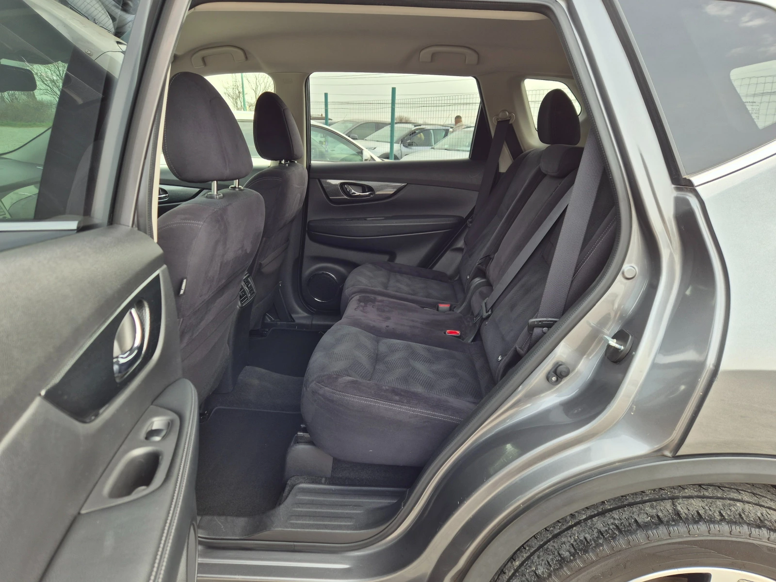 Nissan X-trail 1.6 D AUTOMATIC , снимка 12 - Автомобили и джипове - 52164044