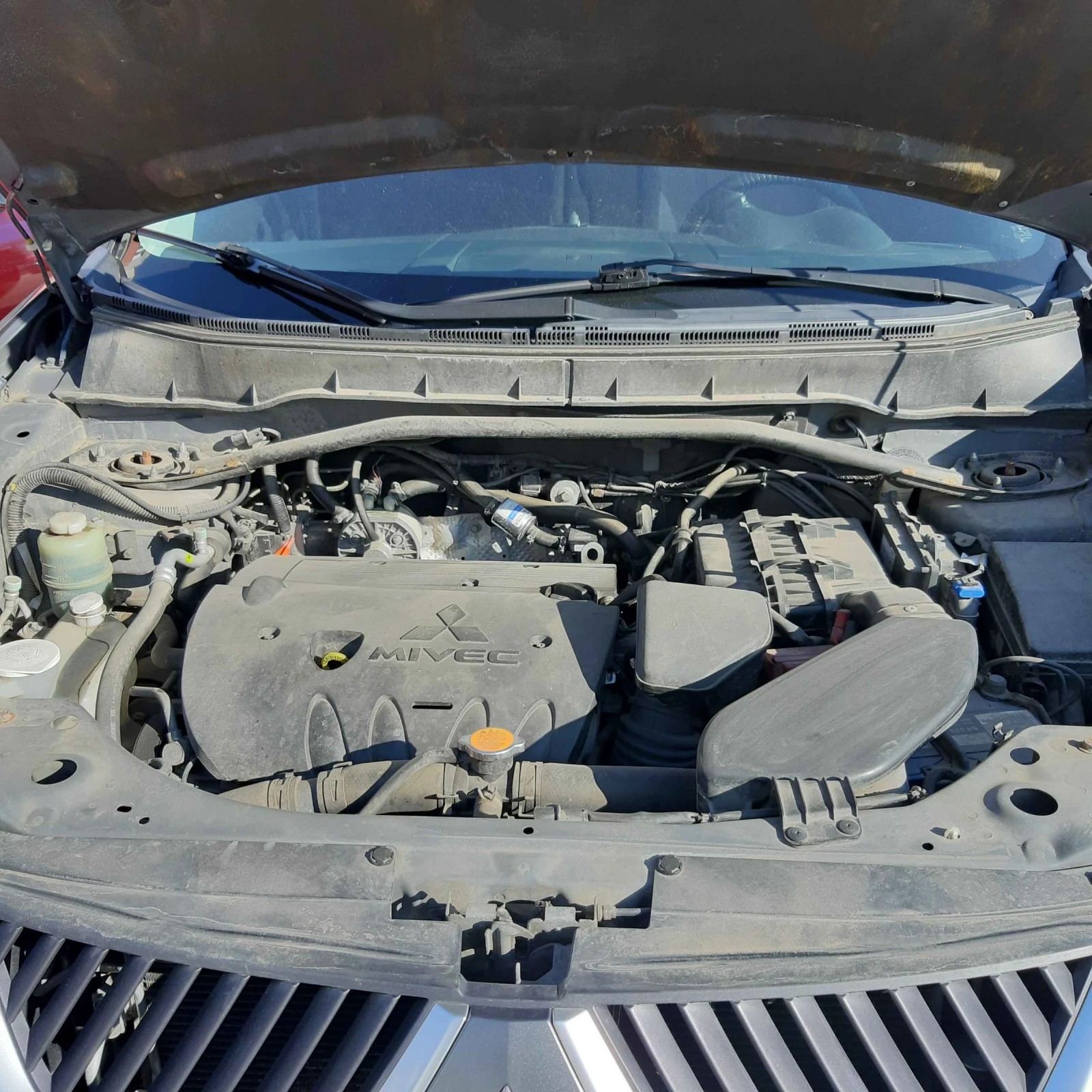 Mitsubishi Outlander 2.4i - изображение 10