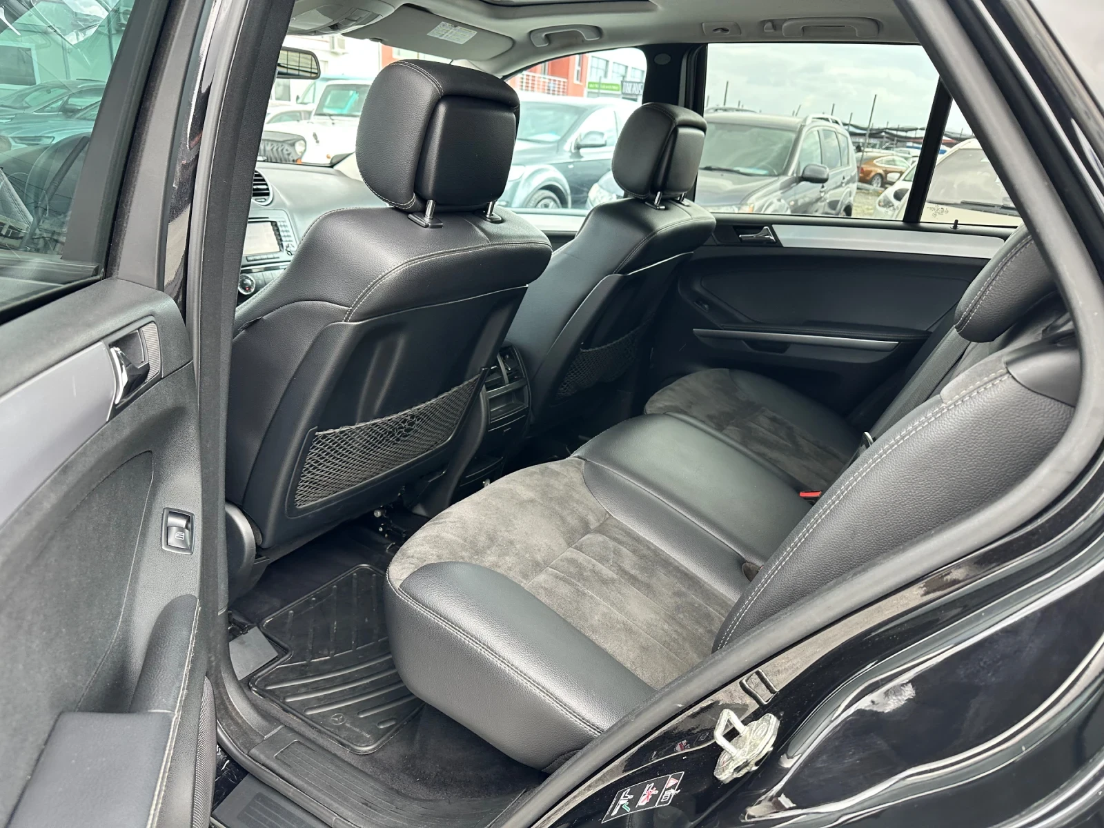 Mercedes-Benz ML 320 3.2 CDI, снимка 11 - Автомобили и джипове - 53902193