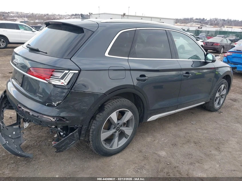 Audi Q5 2.0l Premium 40, снимка 4 - Автомобили и джипове - 54094732