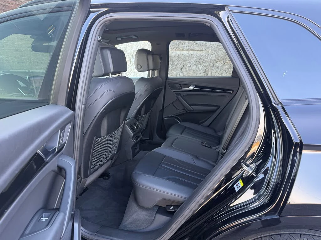 Audi Q5 Titanium* Premium Plus* АвтоКредит* (ЦЕНА ДО БГ), снимка 9 - Автомобили и джипове - 54217273