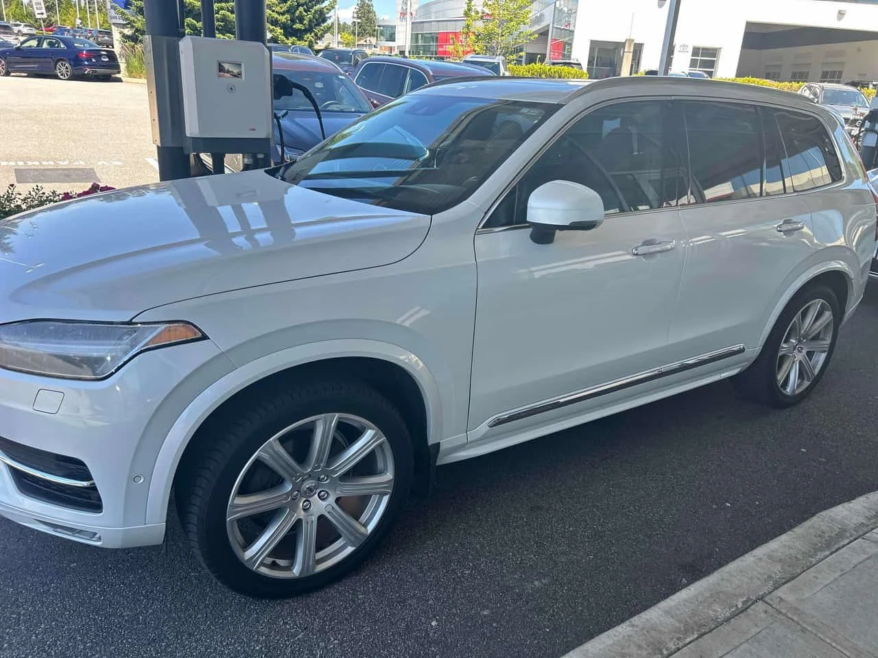 Volvo Xc90 * Inscription* АВТОКРЕДИТ БЕЗ ПЪРВОНАЧАЛНА ВНОСКА*, снимка 2 - Автомобили и джипове - 54993395