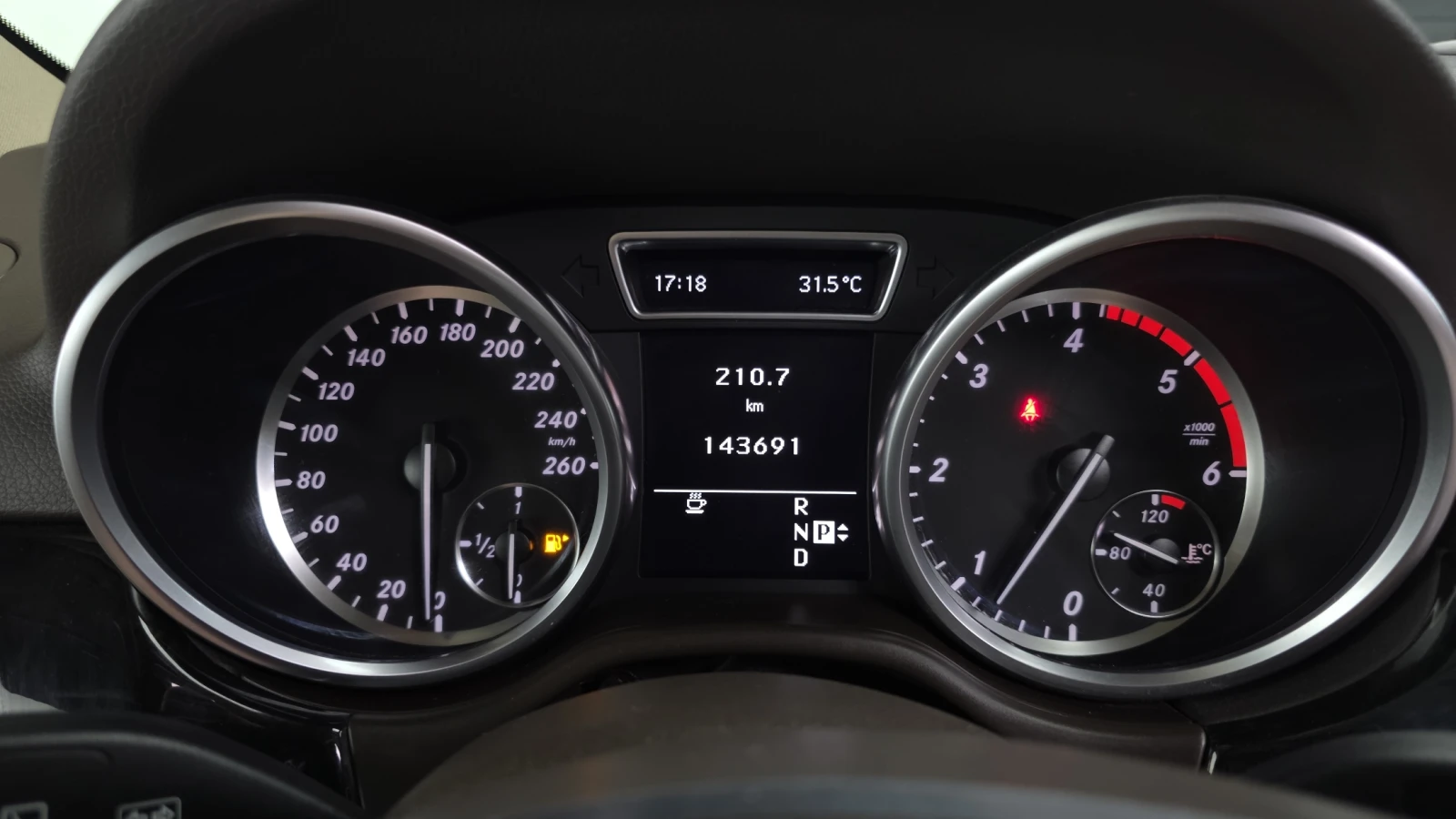 Mercedes-Benz ML 350 BlueTEC* ЕЛ. БАГАЖНИК* ЛЮК* КРАЙНА ЦЕНА, снимка 8 - Автомобили и джипове - 55983491