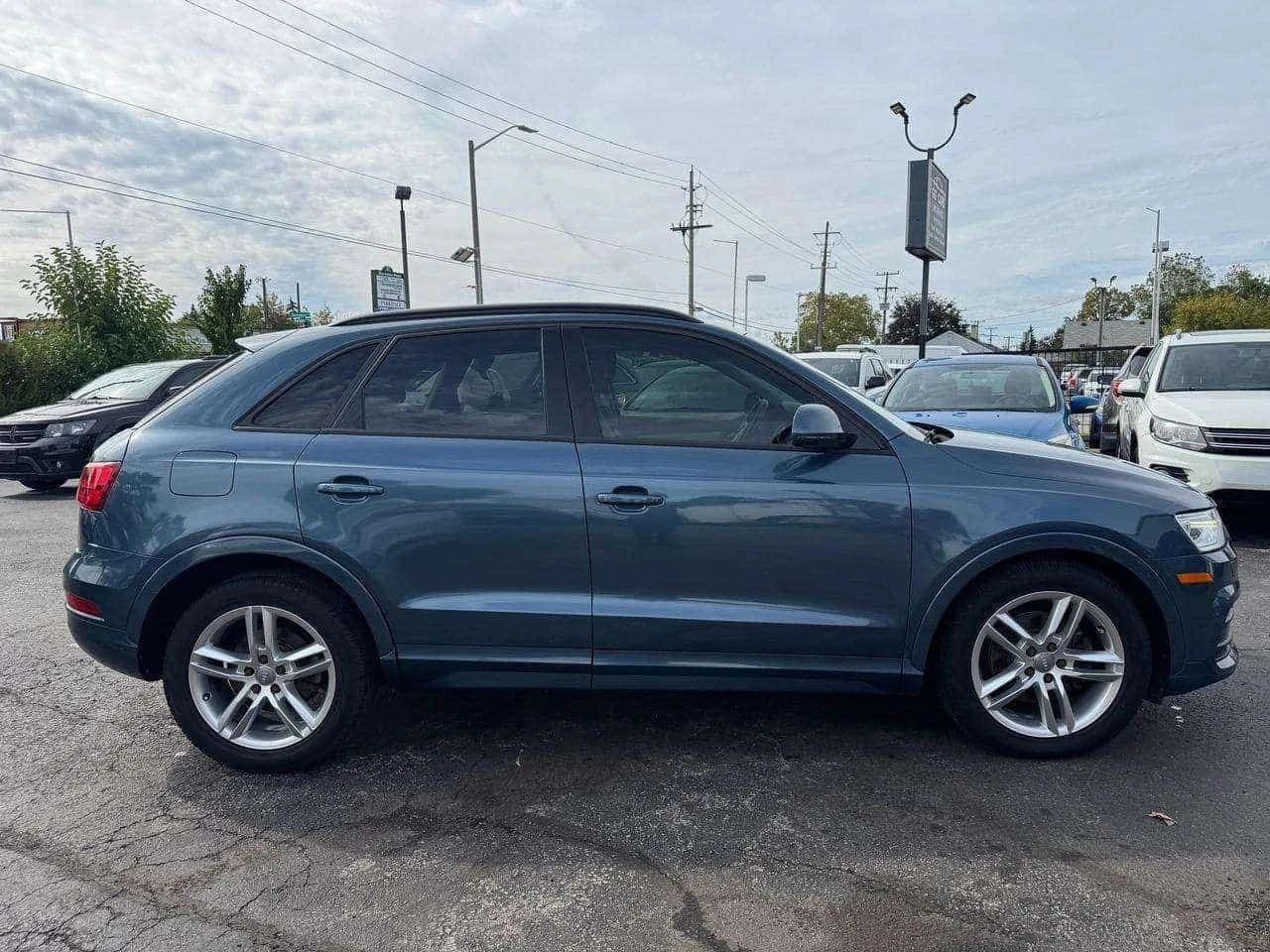 Audi Q3, снимка 4 - Автомобили и джипове - 56715097