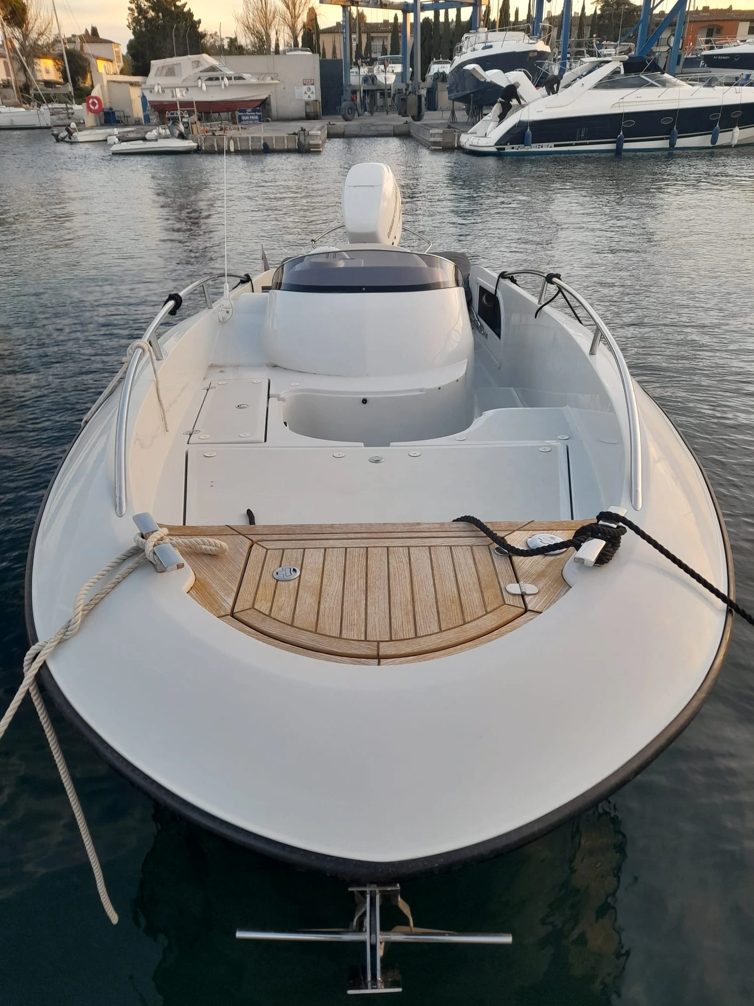 Моторна яхта Cobia Clear Libra Open 750 - изображение 8