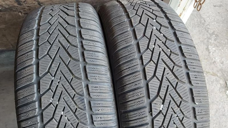 Гуми Зимни 235/60R16, снимка 1 - Гуми и джанти - 27571669