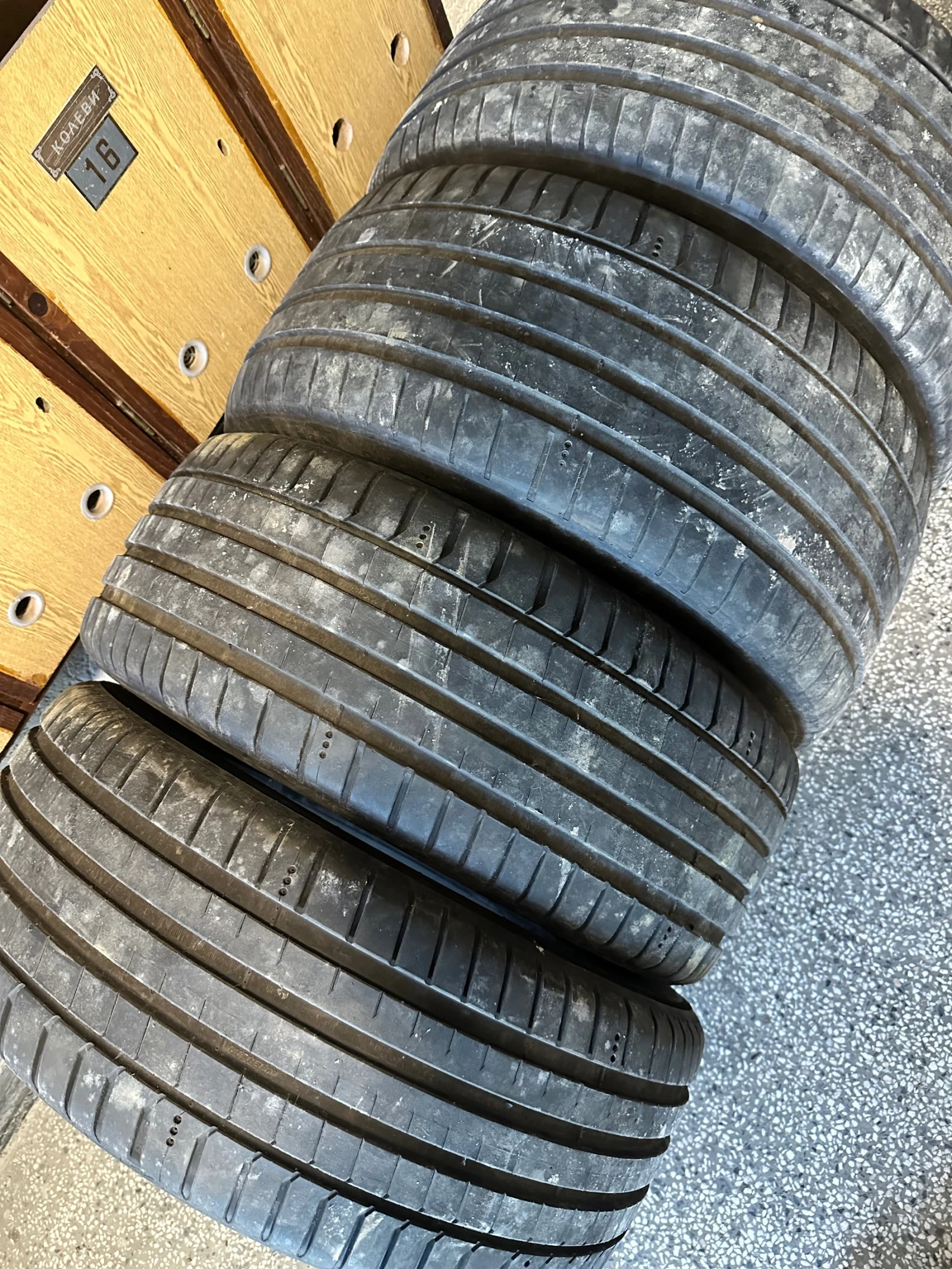 Гуми Летни 245/45R19, снимка 8 - Гуми и джанти - 55239638
