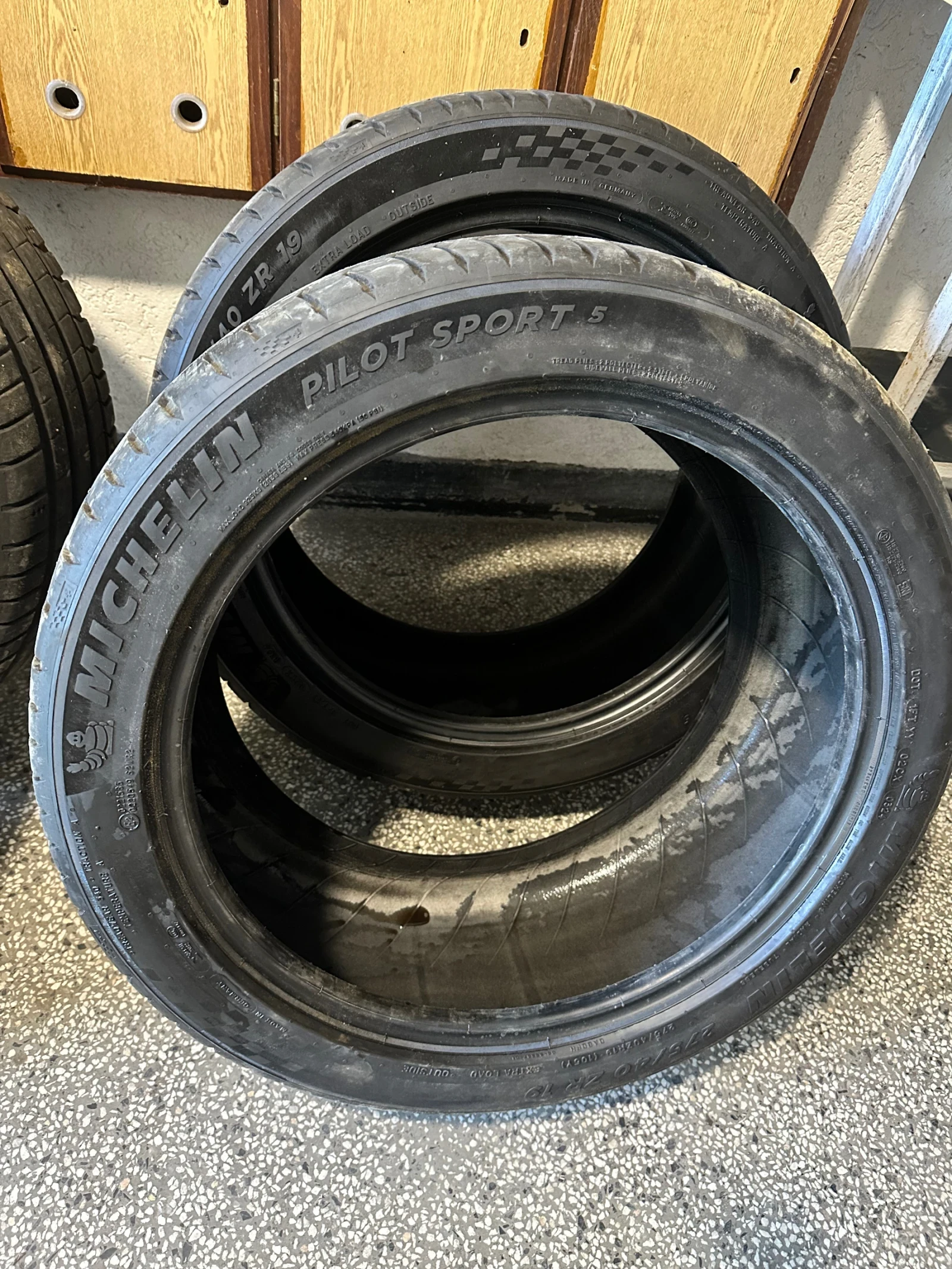 Гуми Летни 245/45R19, снимка 3 - Гуми и джанти - 55239638