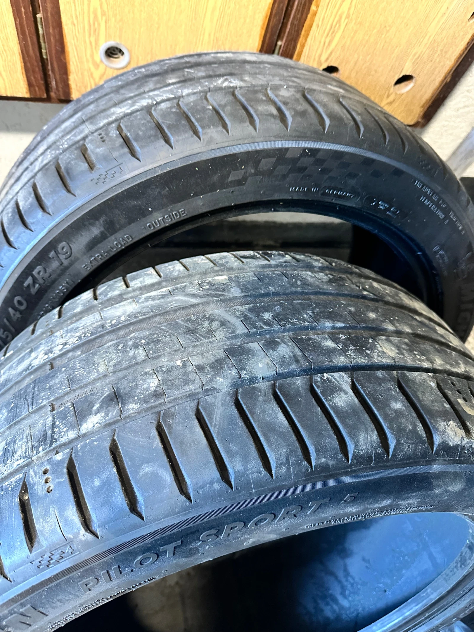 Гуми Летни 245/45R19, снимка 5 - Гуми и джанти - 55239638