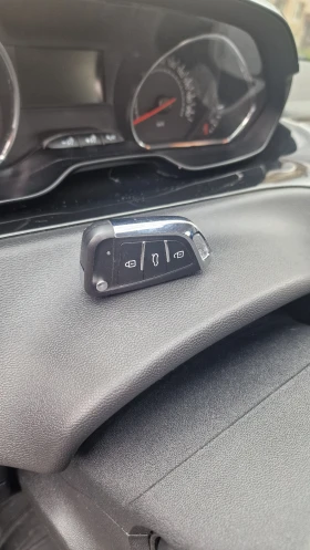 Peugeot 208, снимка 8