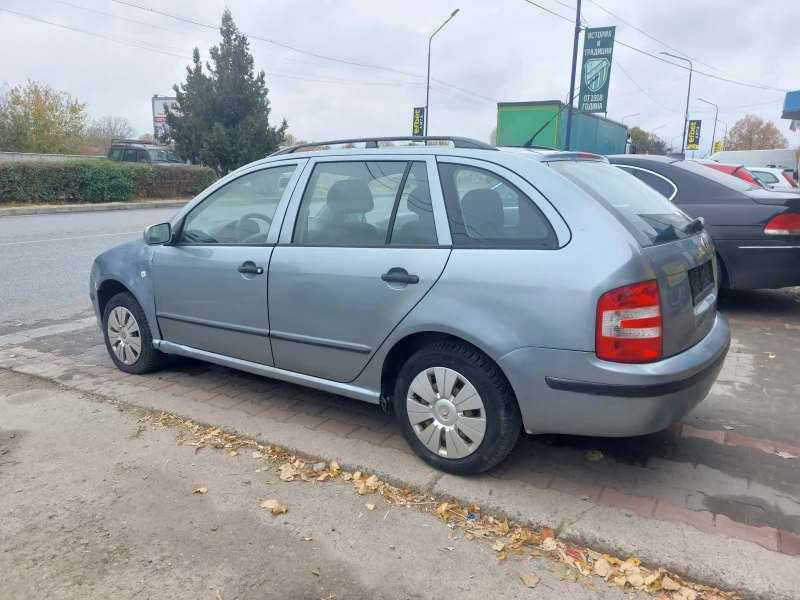 Skoda Fabia 1.4 бензин клима , снимка 4 - Автомобили и джипове - 47989267