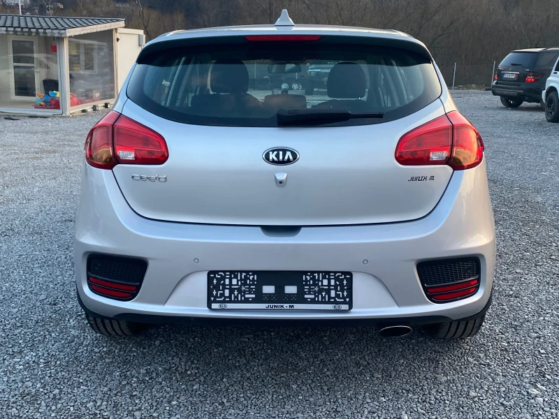 Kia Ceed 1.4 i 92 000 км, снимка 5 - Автомобили и джипове - 48908349