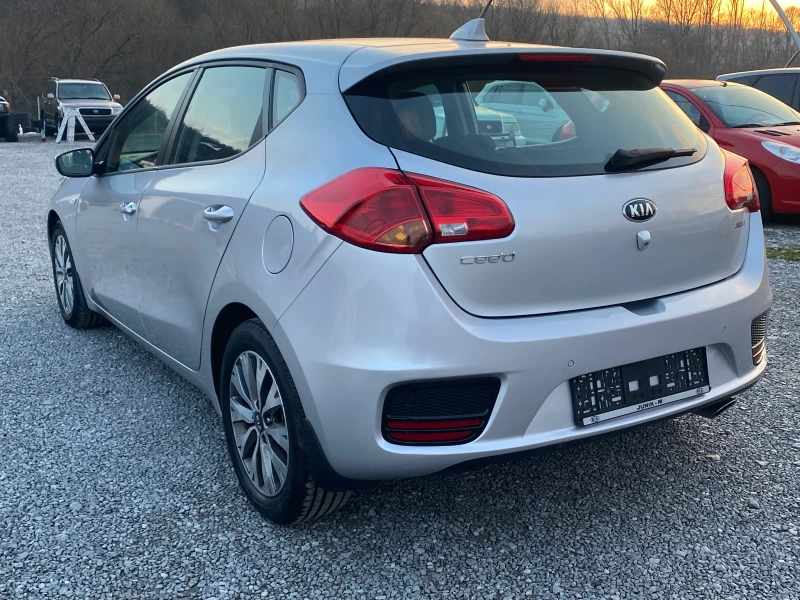 Kia Ceed 1.4 i 92 000 км, снимка 4 - Автомобили и джипове - 48908349