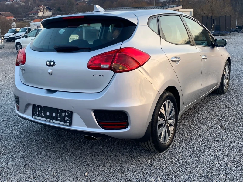 Kia Ceed 1.4 i 92 000 км, снимка 6 - Автомобили и джипове - 48908349