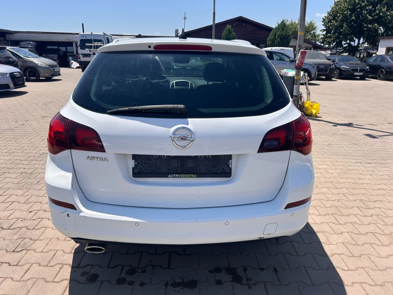 Opel Astra 1.4i NAVI EURO 5, снимка 7 - Автомобили и джипове - 50808915
