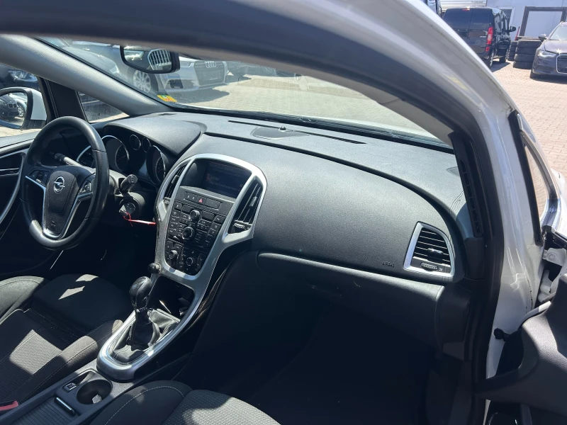 Opel Astra 1.4i NAVI EURO 5, снимка 10 - Автомобили и джипове - 50808915