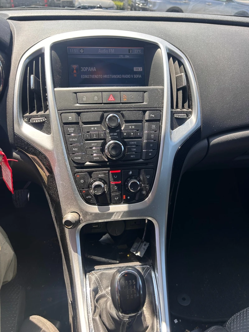 Opel Astra 1.4i NAVI EURO 5, снимка 12 - Автомобили и джипове - 50808915