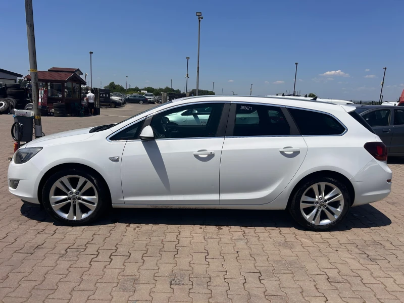 Opel Astra 1.4i NAVI EURO 5, снимка 9 - Автомобили и джипове - 50808915