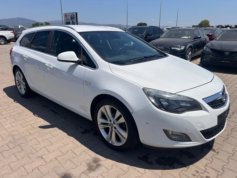Opel Astra 1.4i NAVI EURO 5, снимка 4 - Автомобили и джипове - 50808915