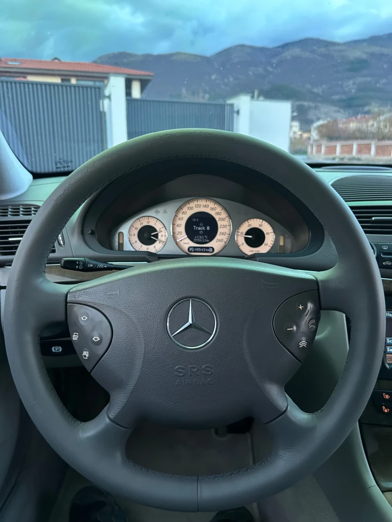 Mercedes-Benz E 270 РЕДОВИ МОТОР ВСИЧКИ ЕКСТРИ! , снимка 17 - Автомобили и джипове - 52593197
