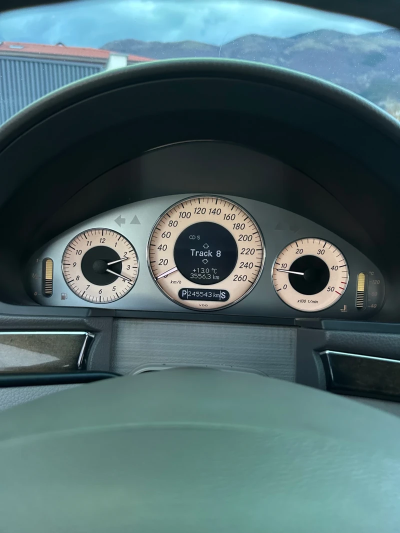 Mercedes-Benz E 270 РЕДОВИ МОТОР ВСИЧКИ ЕКСТРИ! , снимка 16 - Автомобили и джипове - 52593197