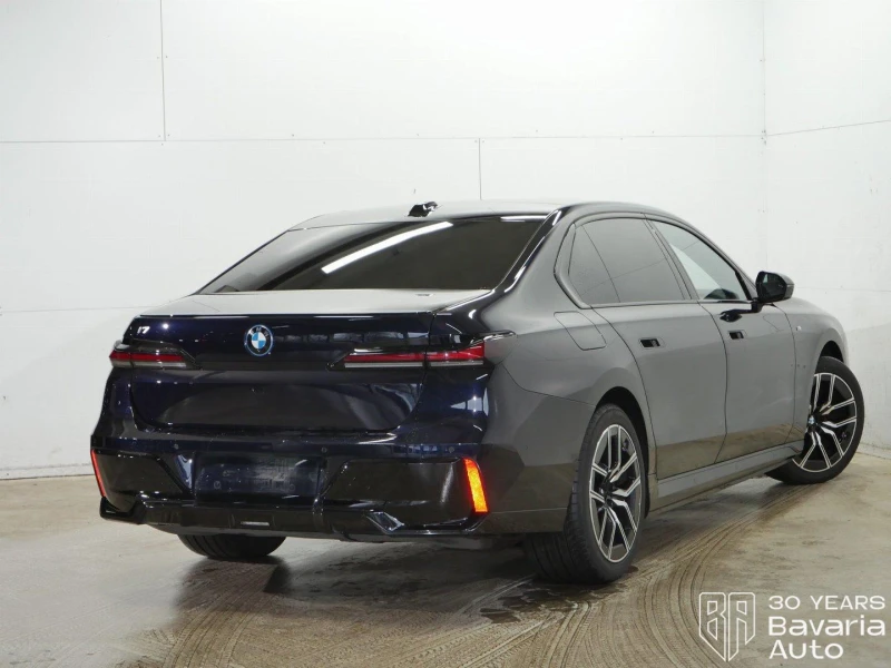 BMW i7 60 xDrive M Sport Paket, снимка 3 - Автомобили и джипове - 52775142