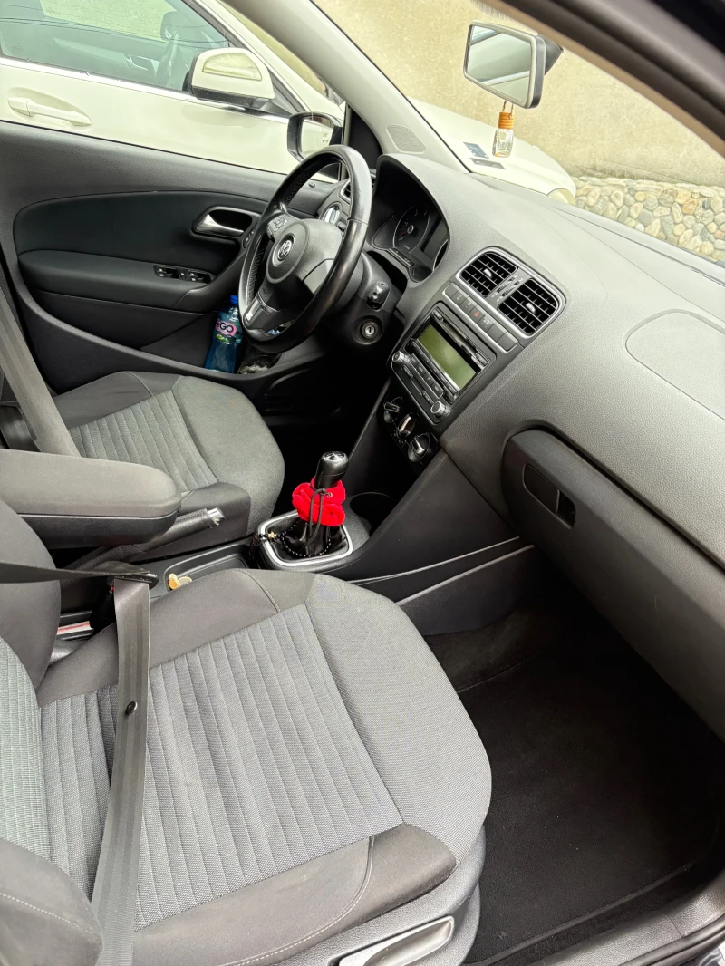 VW Polo 1.6 TDI, снимка 5 - Автомобили и джипове - 53221634