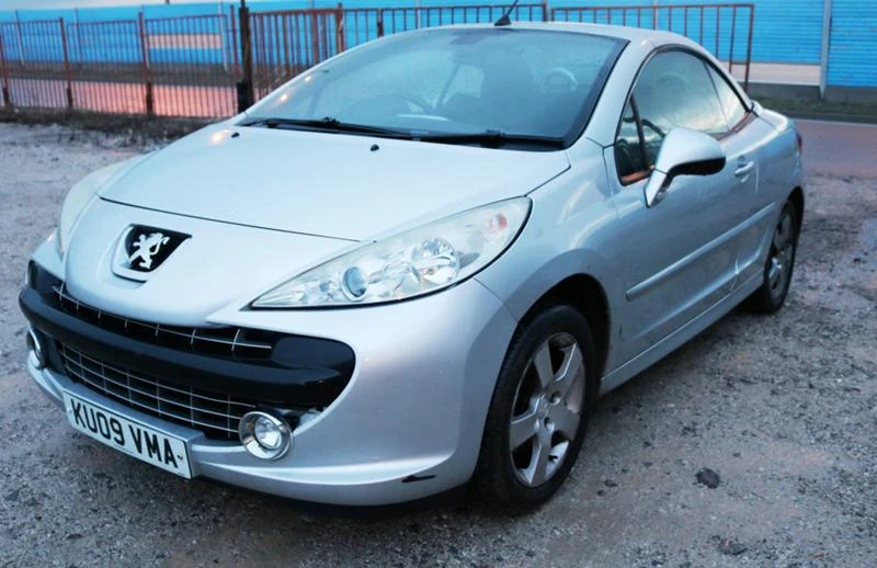 Peugeot 207 cc 1.6 16V, снимка 2 - Автомобили и джипове - 35122702