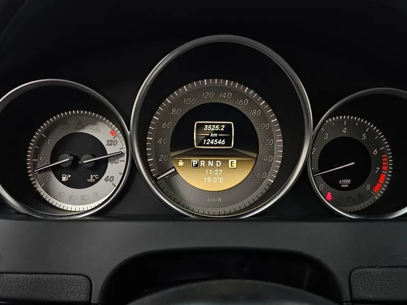 Mercedes-Benz C 200 Cgi Avant Garde, снимка 8 - Автомобили и джипове - 55750463