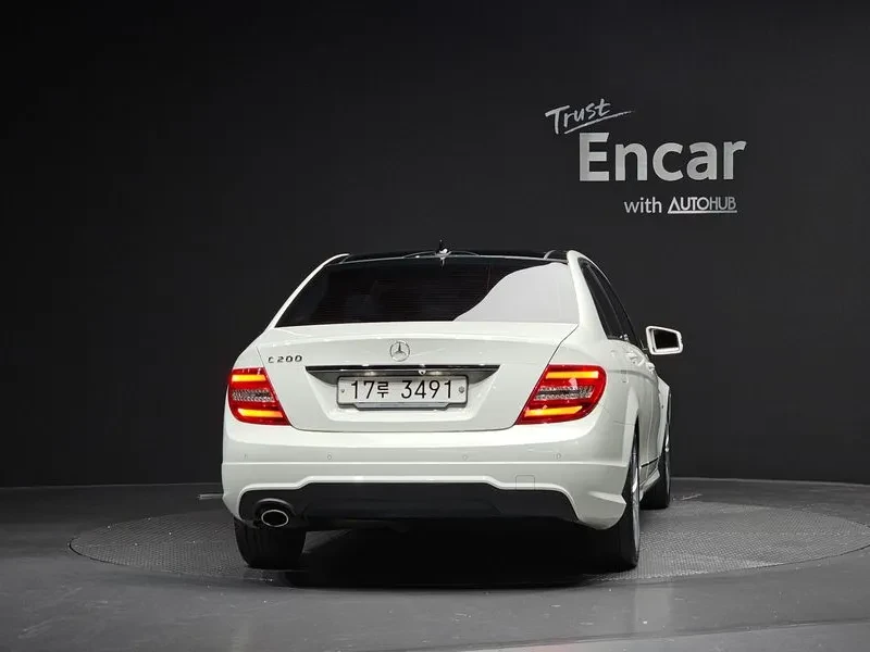 Mercedes-Benz C 200 Cgi Avant Garde, снимка 4 - Автомобили и джипове - 55750463