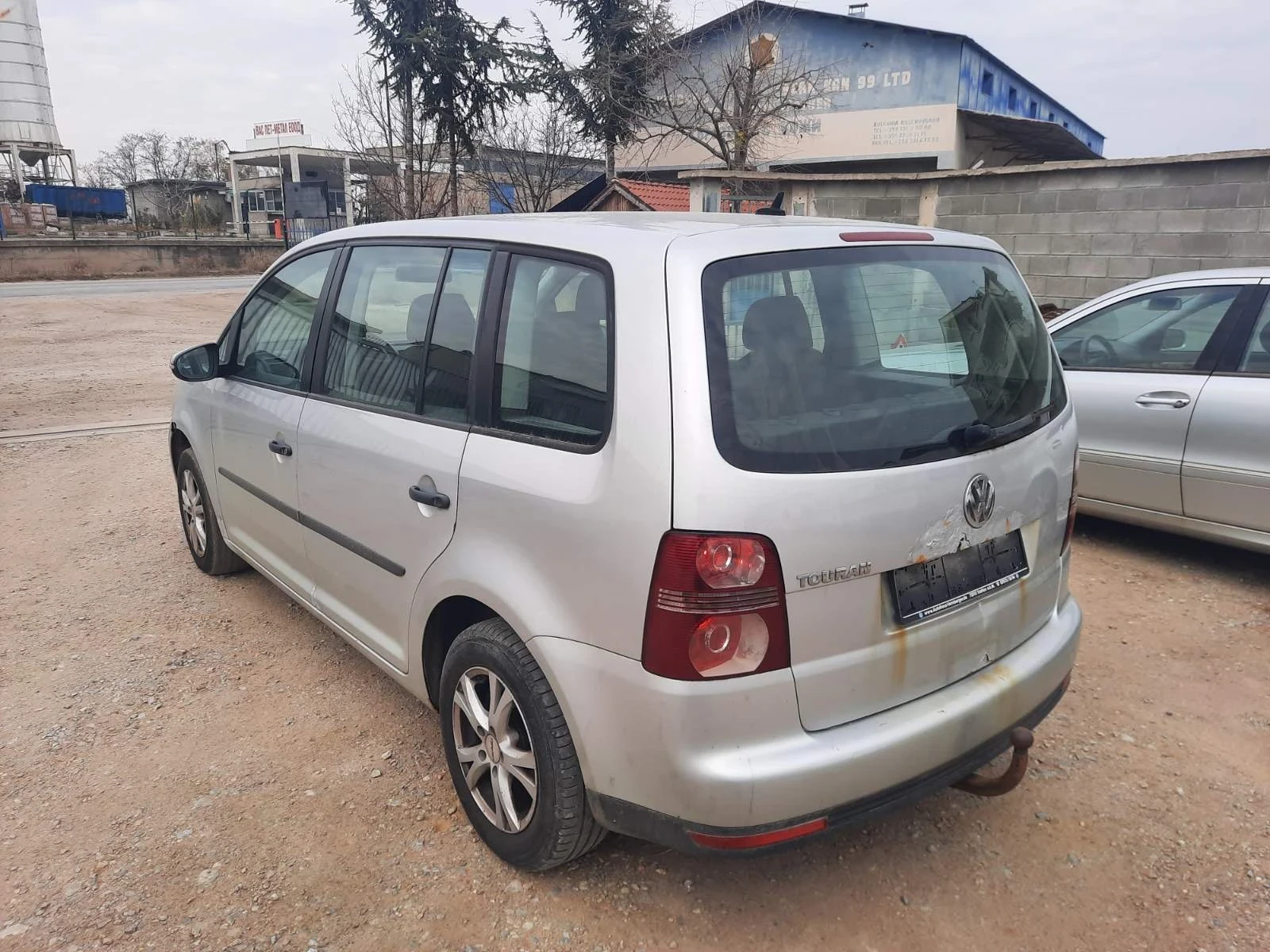 VW Touran 1.6i 102 К.С 7места  - изображение 4