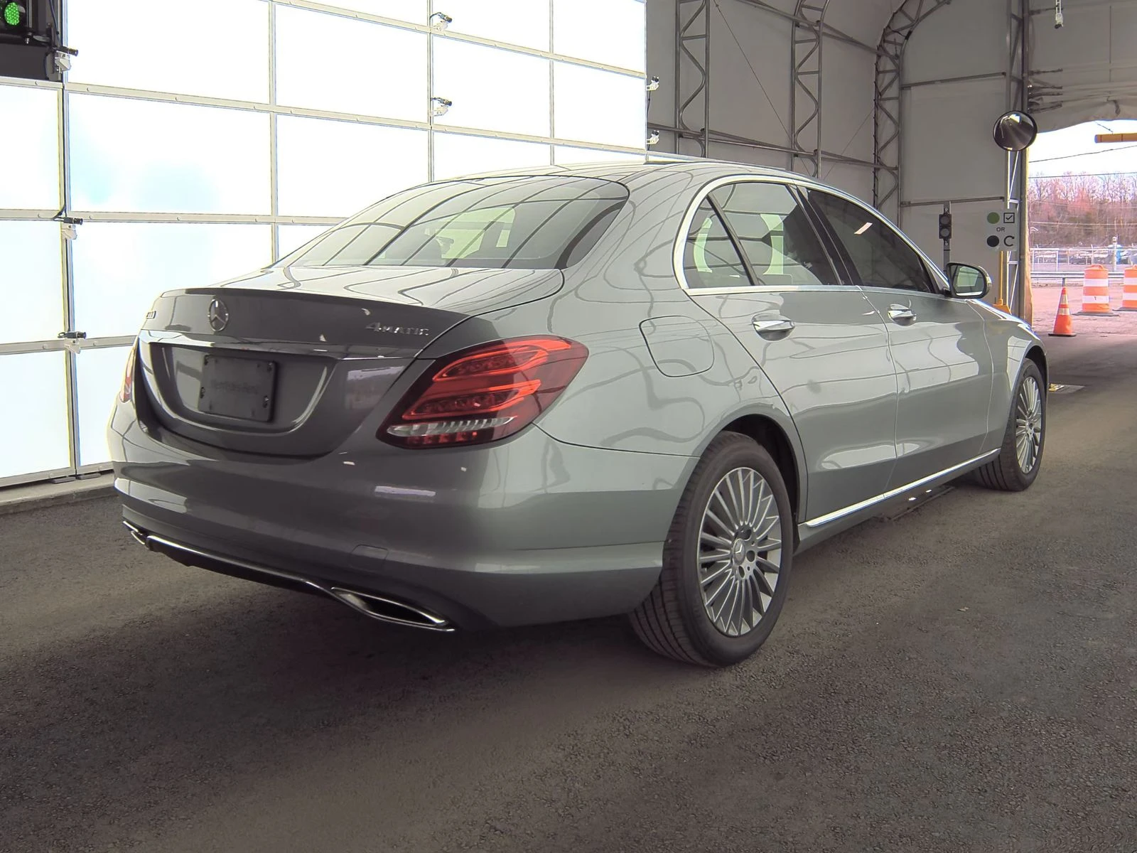 Mercedes-Benz C 300 4MATIC Luxury* Burmester* LED* Кеyless* Пано*  - изображение 4