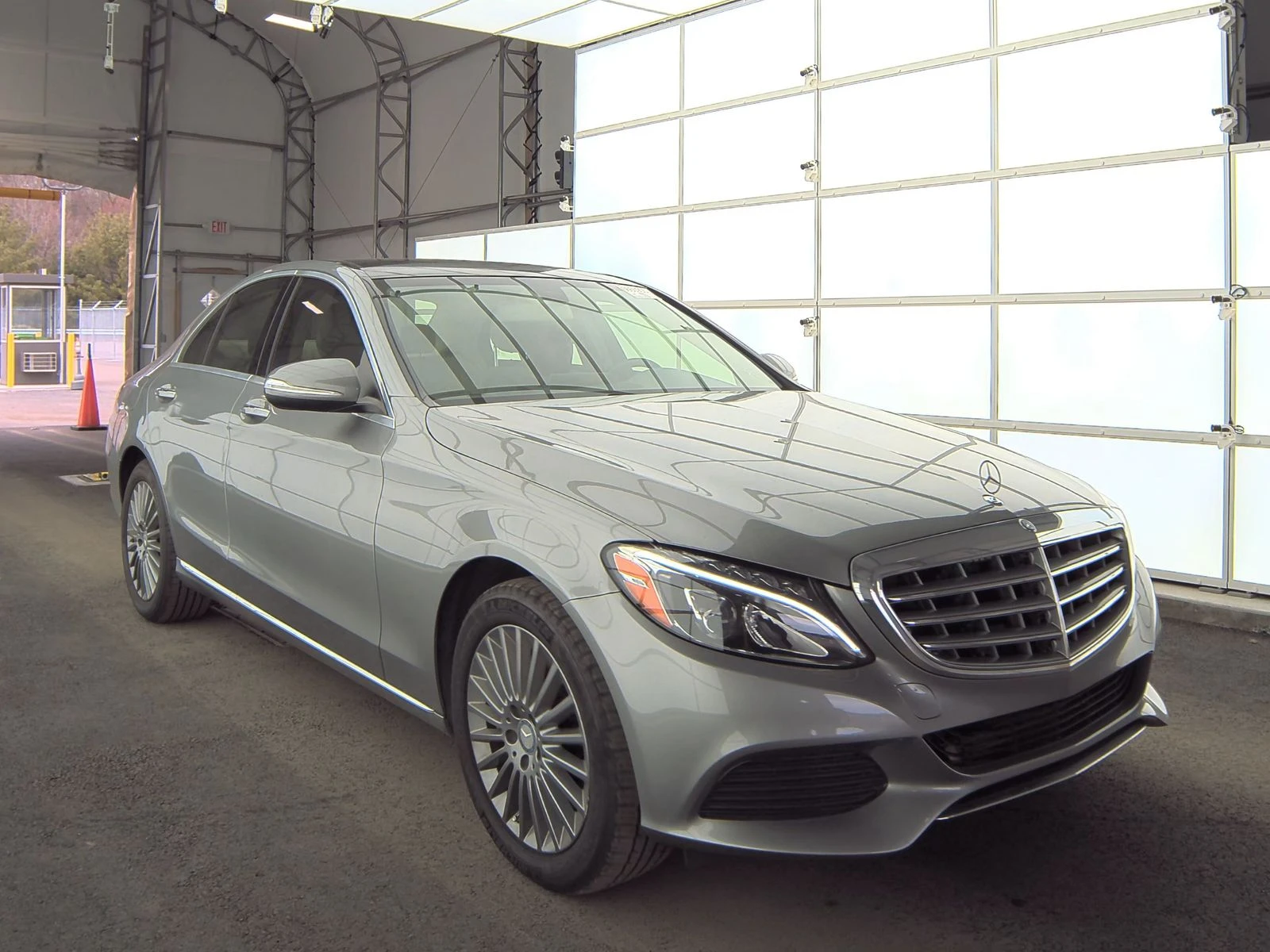 Mercedes-Benz C 300 4MATIC Luxury* Burmester* LED* Кеyless* Пано*  - изображение 3