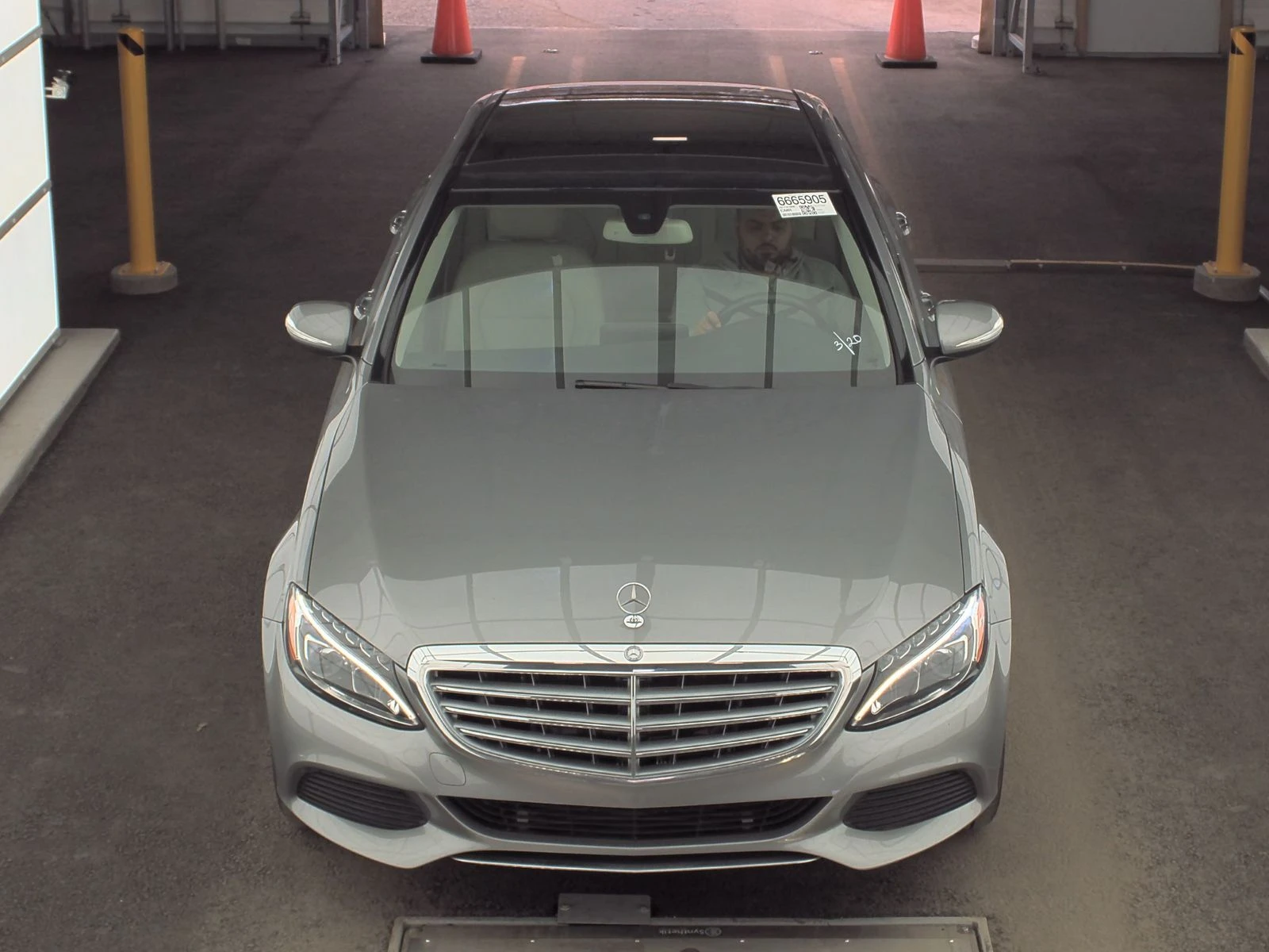 Mercedes-Benz C 300 4MATIC Luxury* Burmester* LED* Кеyless* Пано*  - изображение 2