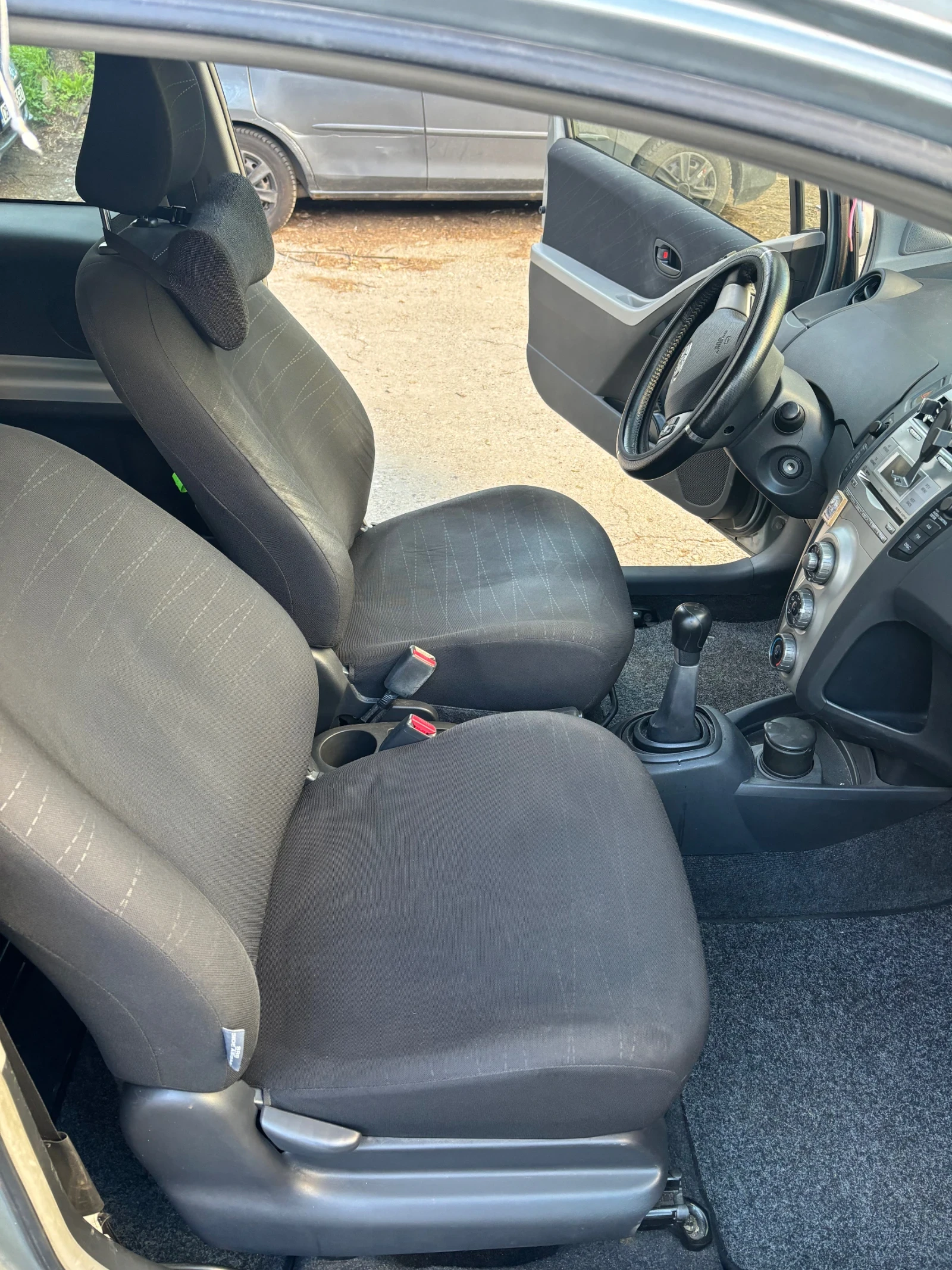 Toyota Yaris  - изображение 7