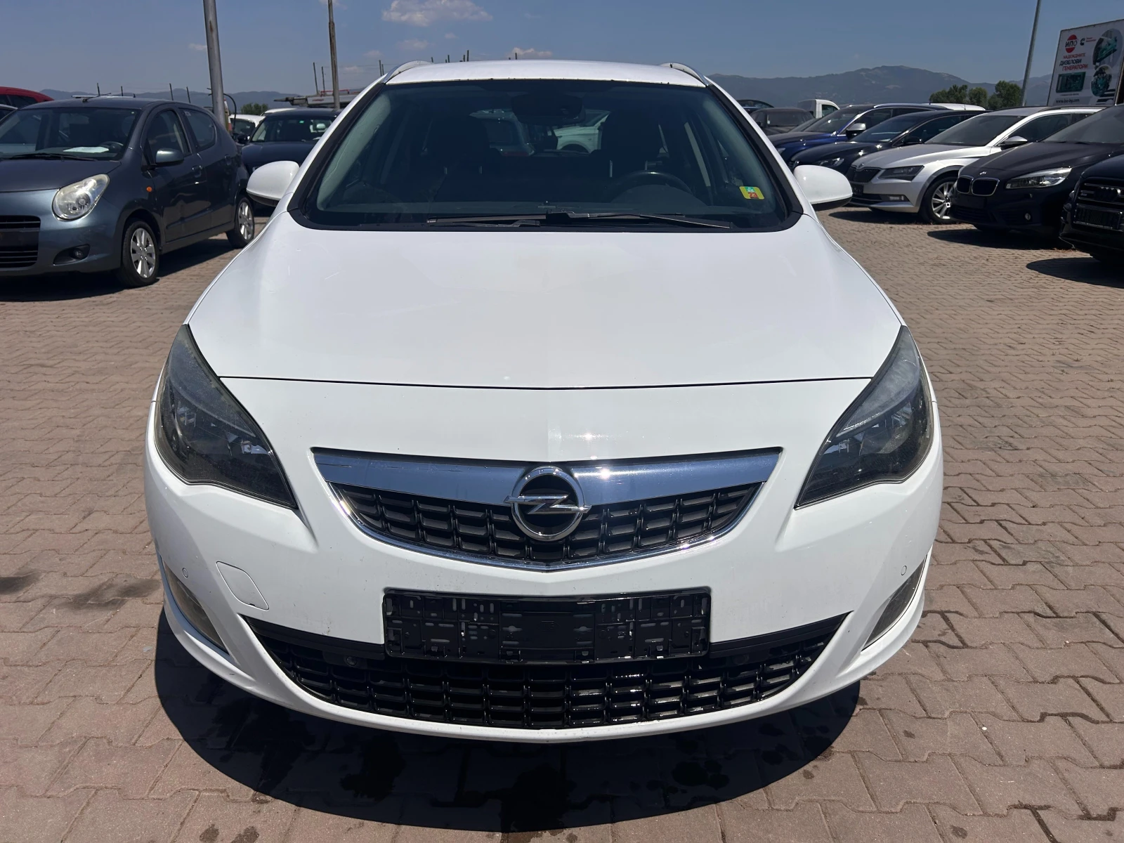Opel Astra 1.4i NAVI EURO 5 - изображение 3