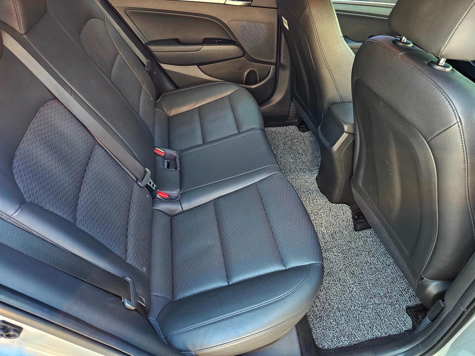 Hyundai Elantra 1.6i-163kc-ГАЗОВ-ИНЖ - изображение 9