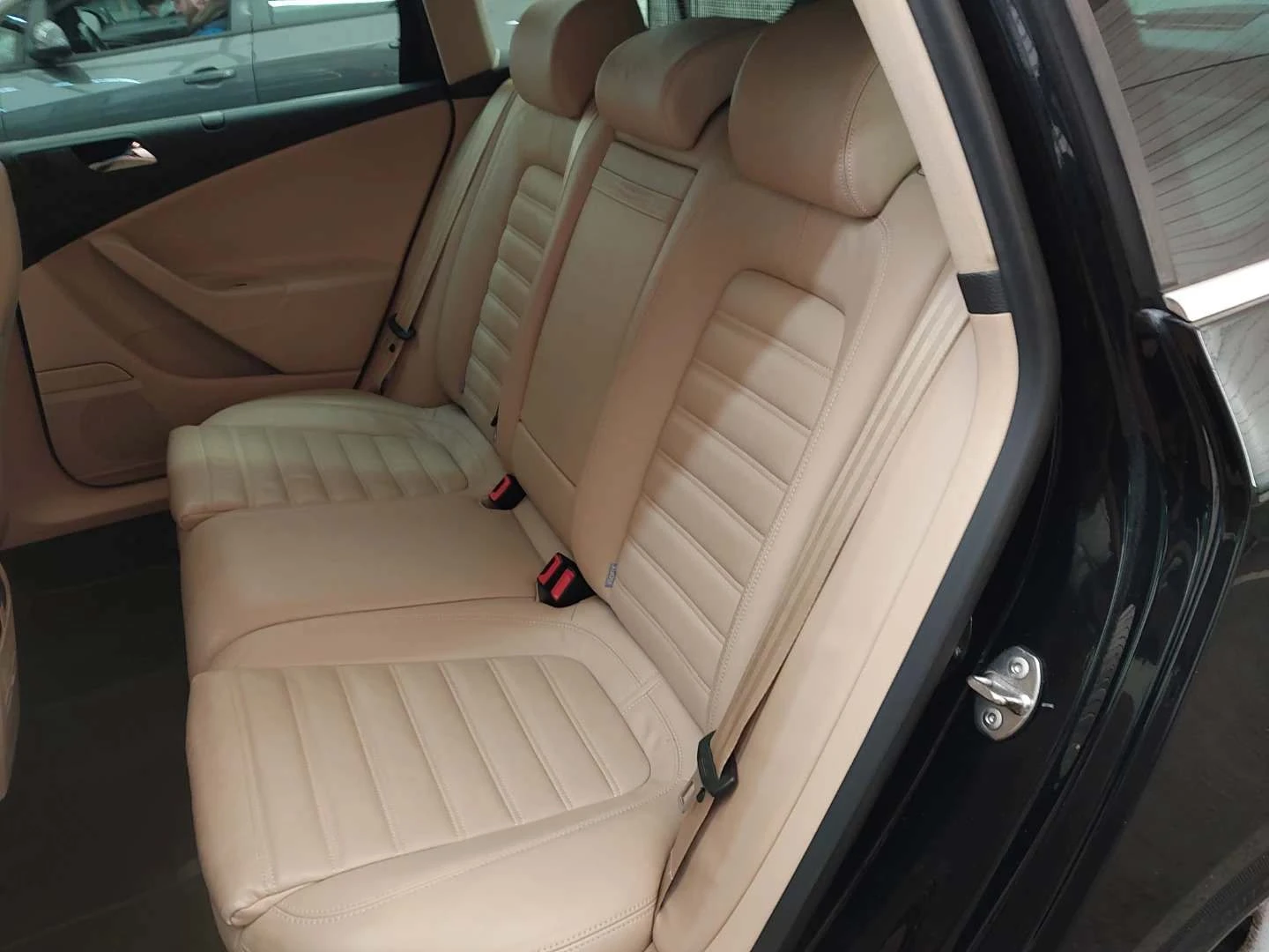 VW Passat 2.0 TDI Германия Нави Автомат Кожа Реални КМ ТОП - изображение 9