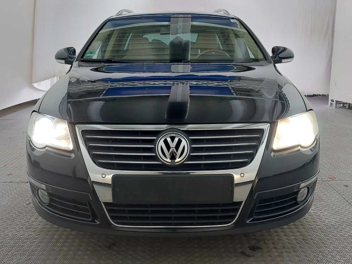 VW Passat 2.0 TDI Германия Нави Автомат Кожа Реални КМ ТОП - изображение 3