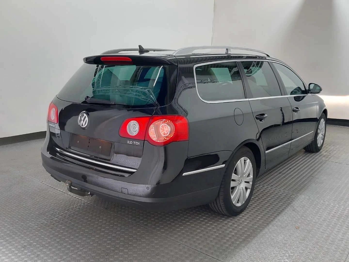 VW Passat 2.0 TDI Германия Нави Автомат Кожа Реални КМ ТОП - изображение 5