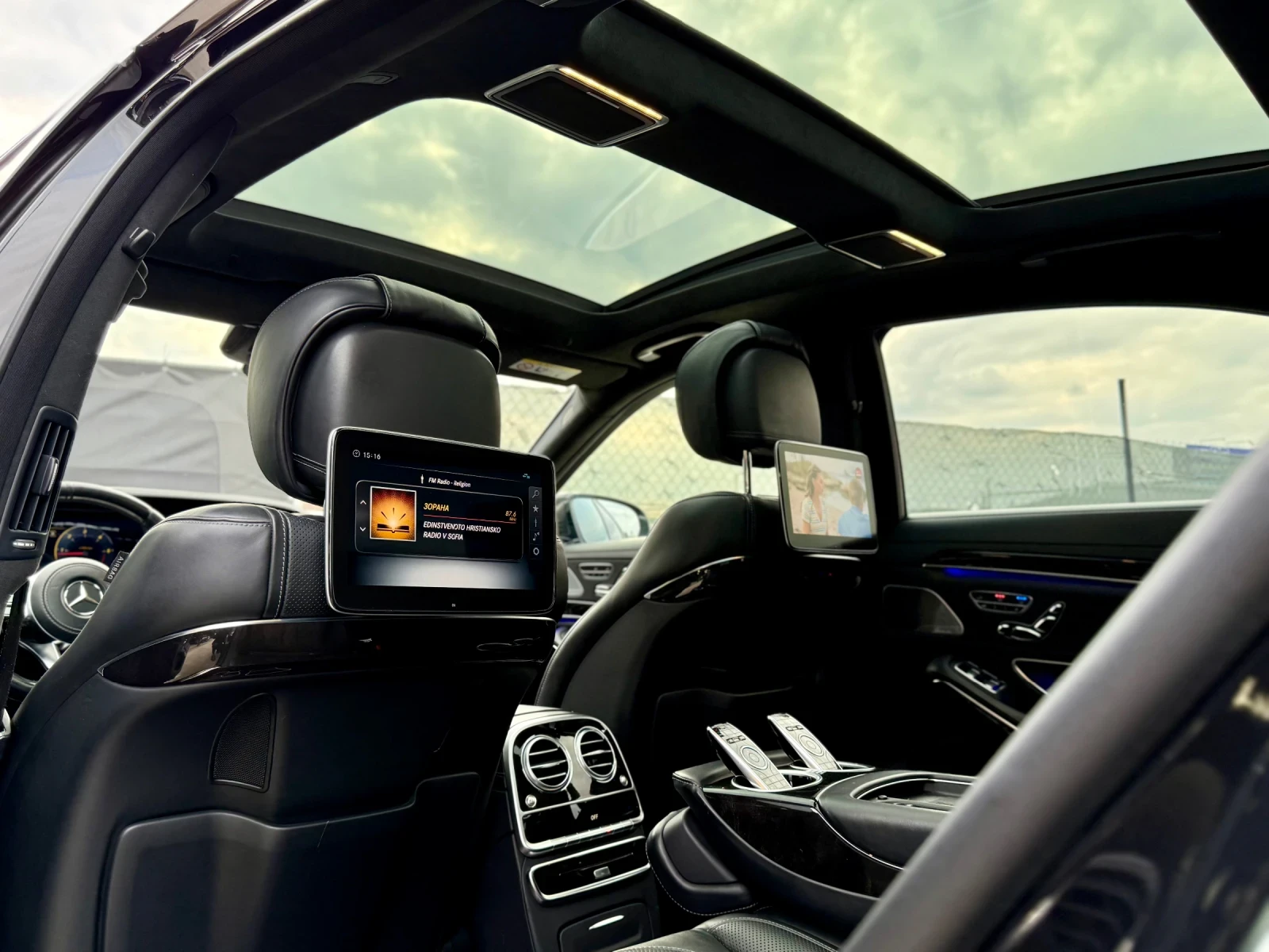 Mercedes-Benz S 350 Facelift* FULLMAX* Distronik* NigthVision* Телевиз, снимка 12 - Автомобили и джипове - 53719938