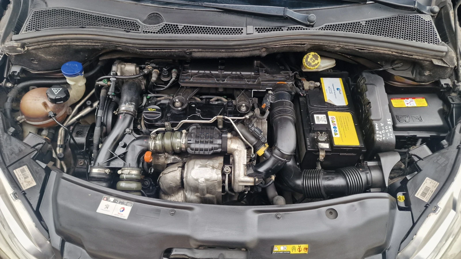 Peugeot 208, снимка 16 - Автомобили и джипове - 54431864