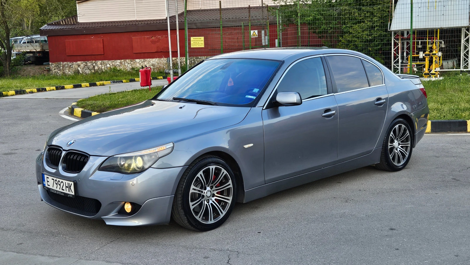 BMW 530 3.0 GAZ/AVTOMAT/NAVIG/KLIMATRON, снимка 2 - Автомобили и джипове - 54440788