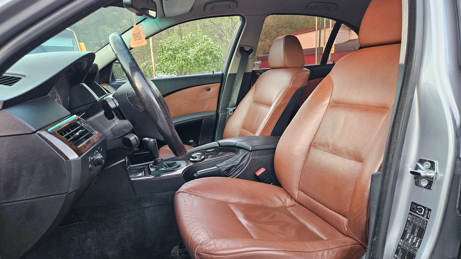 BMW 530 3.0 GAZ/AVTOMAT/NAVIG/KLIMATRON, снимка 11 - Автомобили и джипове - 54440788