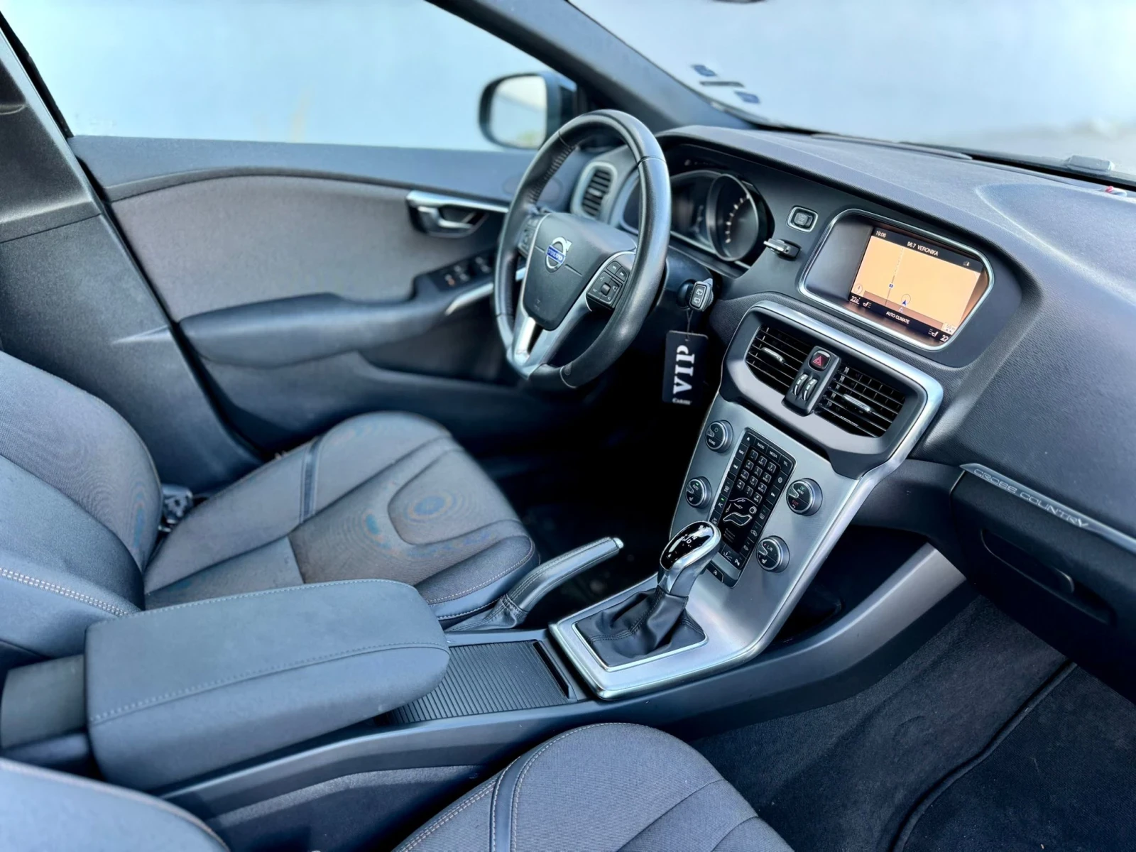 Volvo V40 Cross Country БАРТЕР/ЛИЗИНГ, снимка 11 - Автомобили и джипове - 54598981